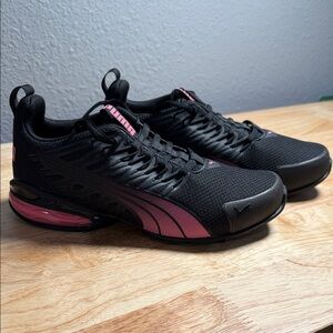 Puma Women's Voltaic Evo Running Shoes, Black and Pink, Size 6.5